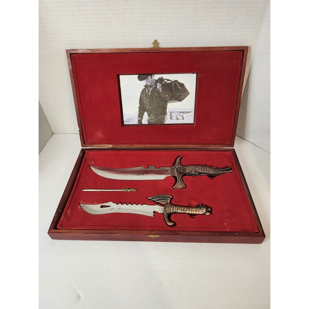 13” Crocodile Fixed Blade Knife & 10” Tiger Short Sword Dagger w/ Sharpener Set